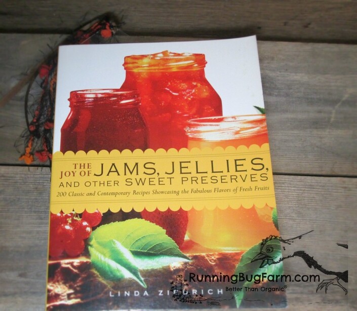 Looking for recipes that show you how to can jams, jellies & preserves without pectin, look no further.  Linda has created a stuffing full color recipe book to preserve the harvest.